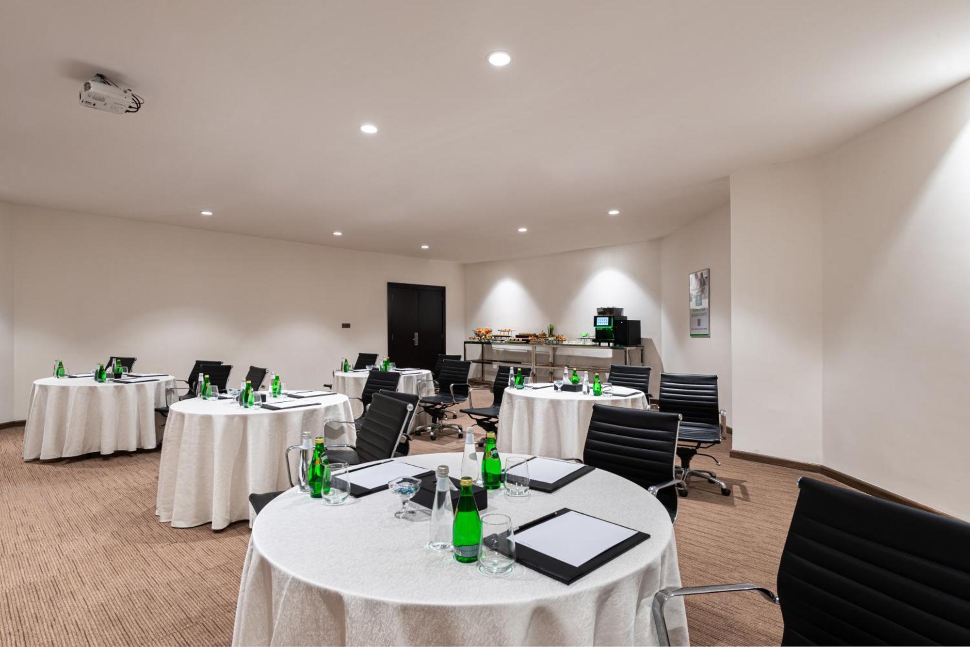 Holiday Inn Riyadh Al Qasr By Ihg Buitenkant foto