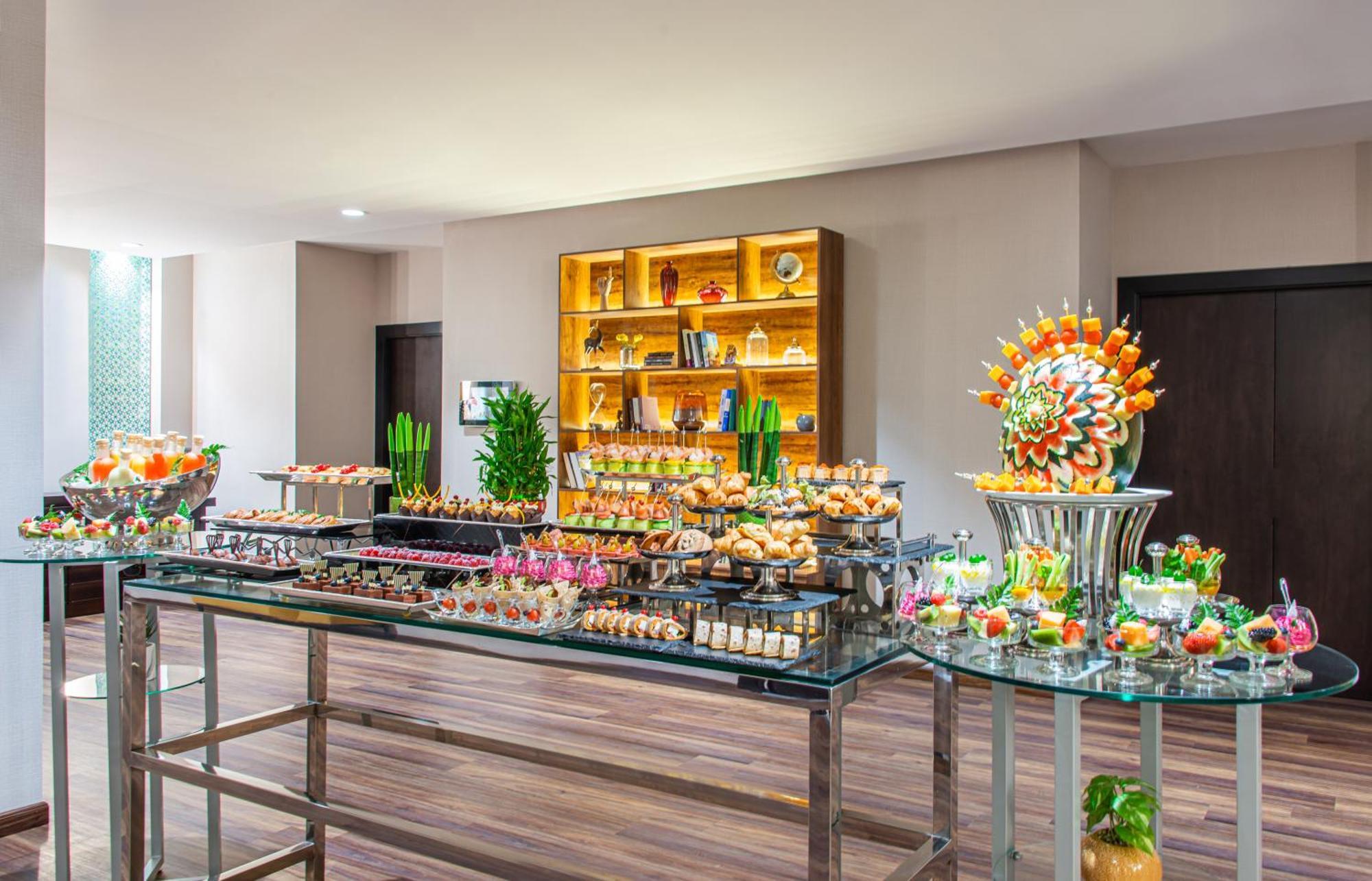 Holiday Inn Riyadh Al Qasr By Ihg Buitenkant foto