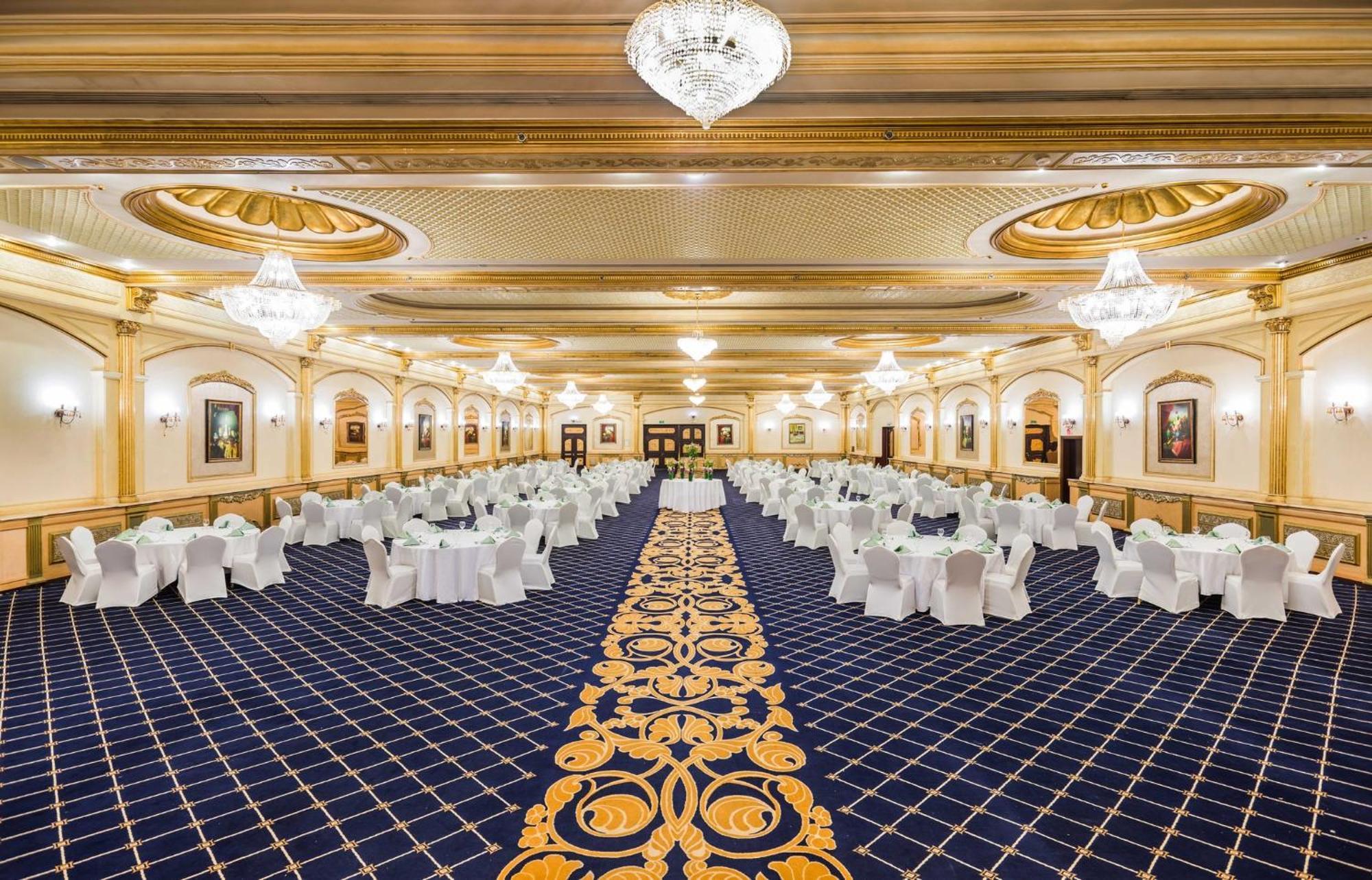 Holiday Inn Riyadh Al Qasr By Ihg Buitenkant foto