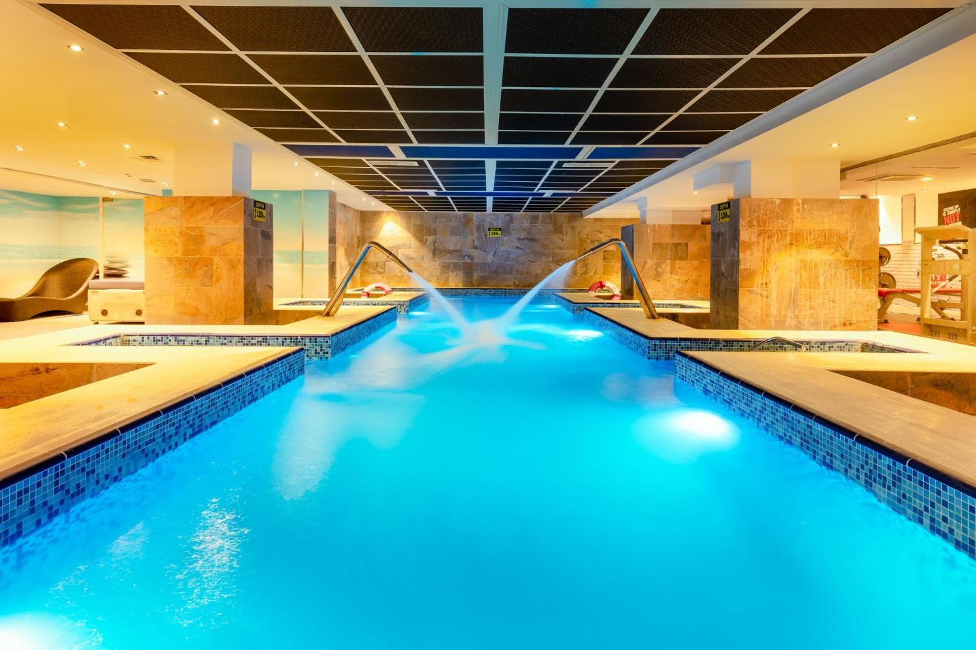 Holiday Inn Riyadh Al Qasr By Ihg Buitenkant foto