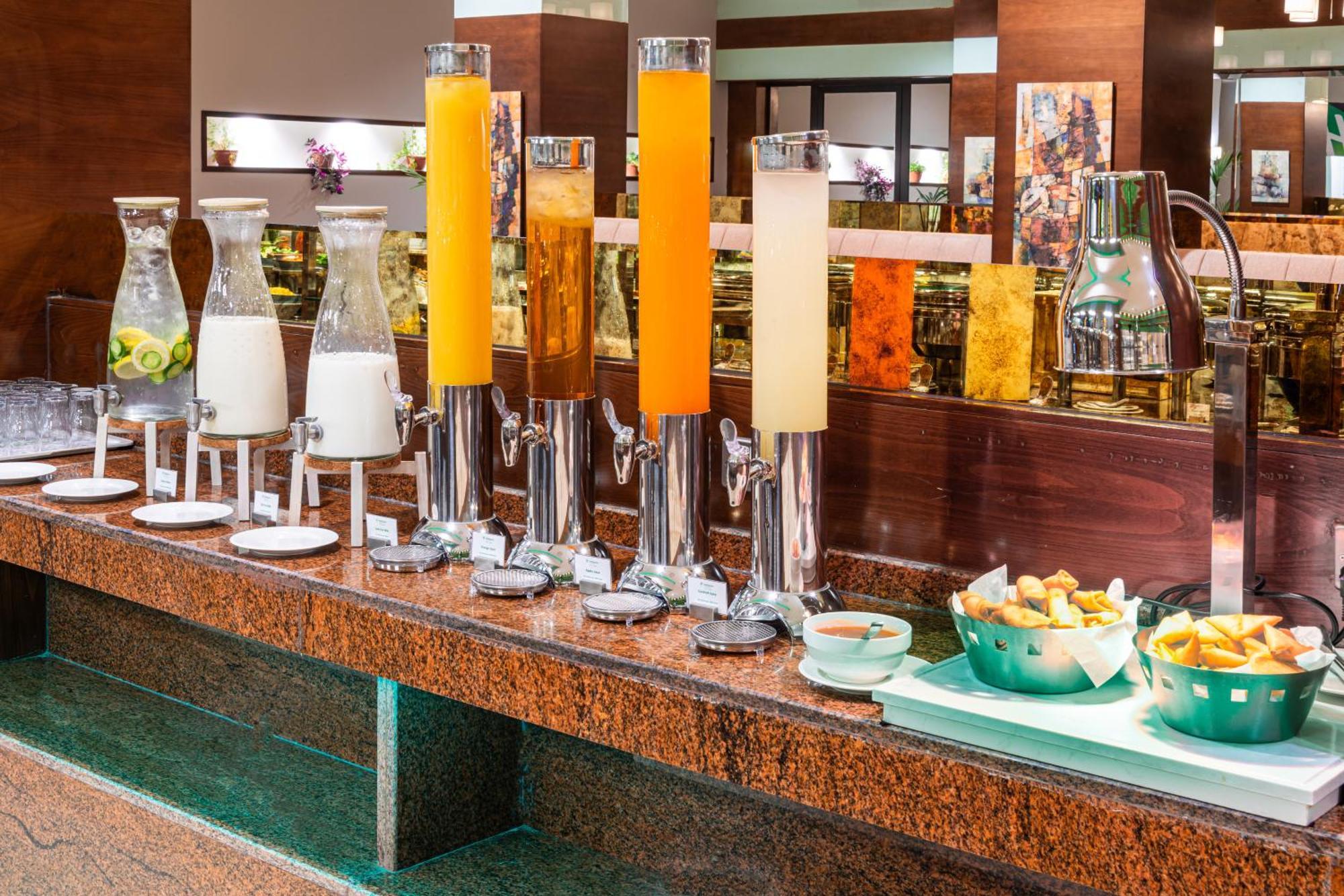 Holiday Inn Riyadh Al Qasr By Ihg Buitenkant foto