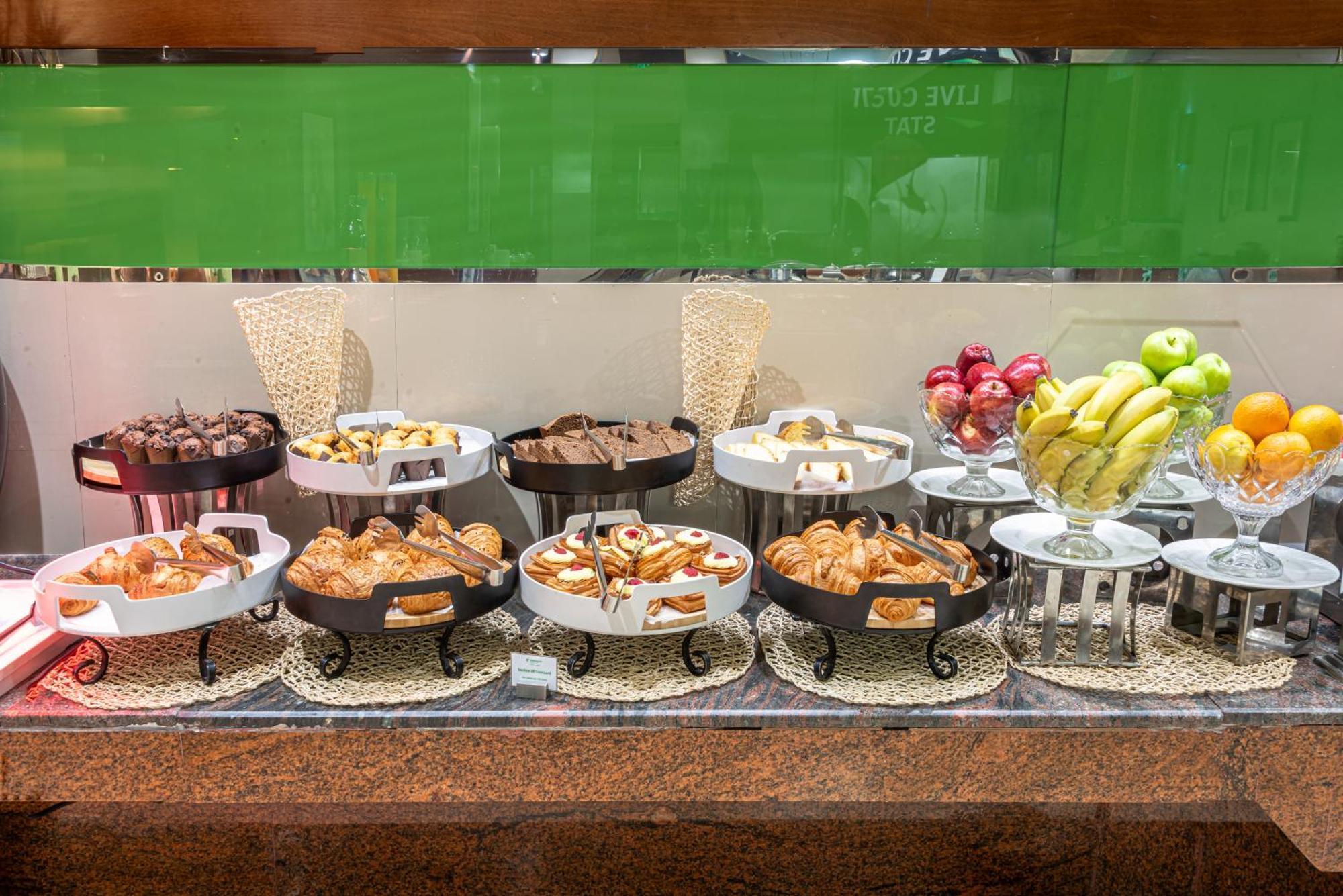 Holiday Inn Riyadh Al Qasr By Ihg Buitenkant foto